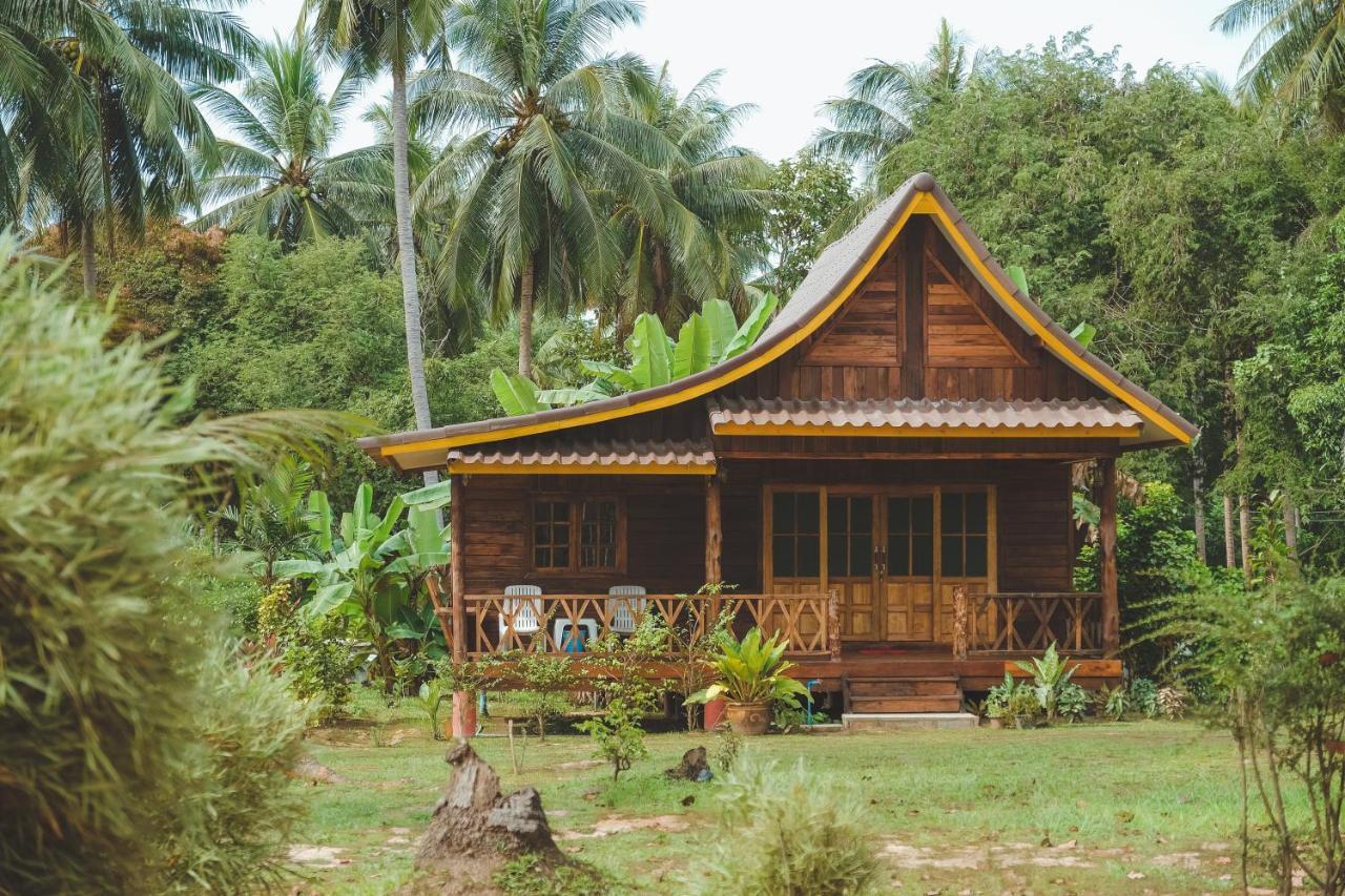 Kohjum Freedom Resort Koh Jum Exterior foto