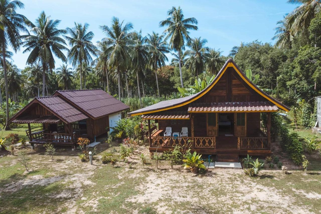 Kohjum Freedom Resort Koh Jum Exterior foto