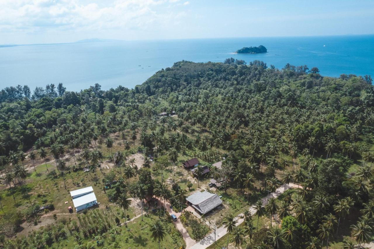 Kohjum Freedom Resort Koh Jum Exterior foto