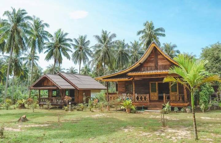 Kohjum Freedom Resort Koh Jum Exterior foto