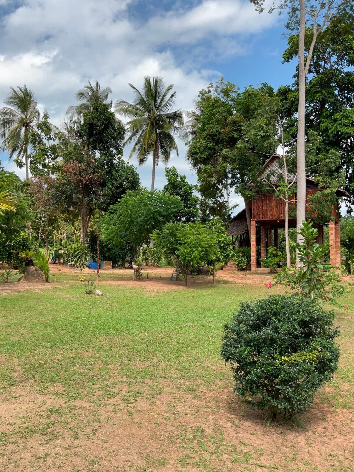 Kohjum Freedom Resort Koh Jum Exterior foto